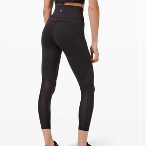 Lululemon Everlux and Mesh High-Rise Tight 25"
Black
